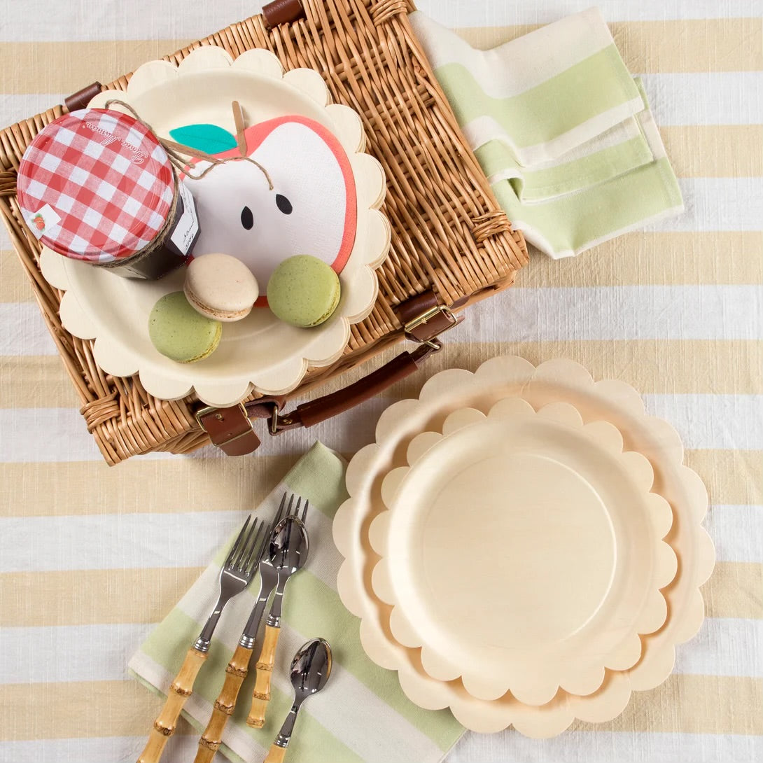 Scalloped-Edge Bamboo Plate 8in