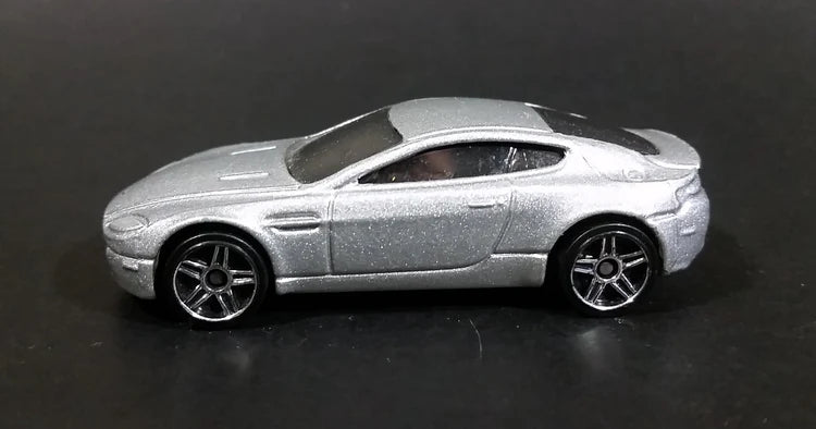 All Stars Aston Martin V8 Vantage Metalflake Silver Die Cast Toy Car Vehicle