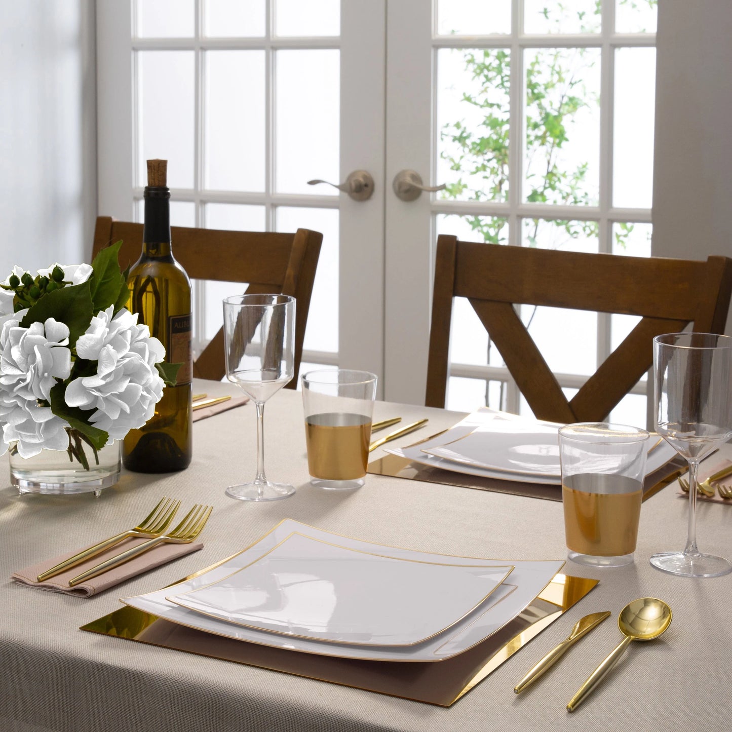 Square Coupe White • Gold Dinner Plastic Plates | 10 Pack