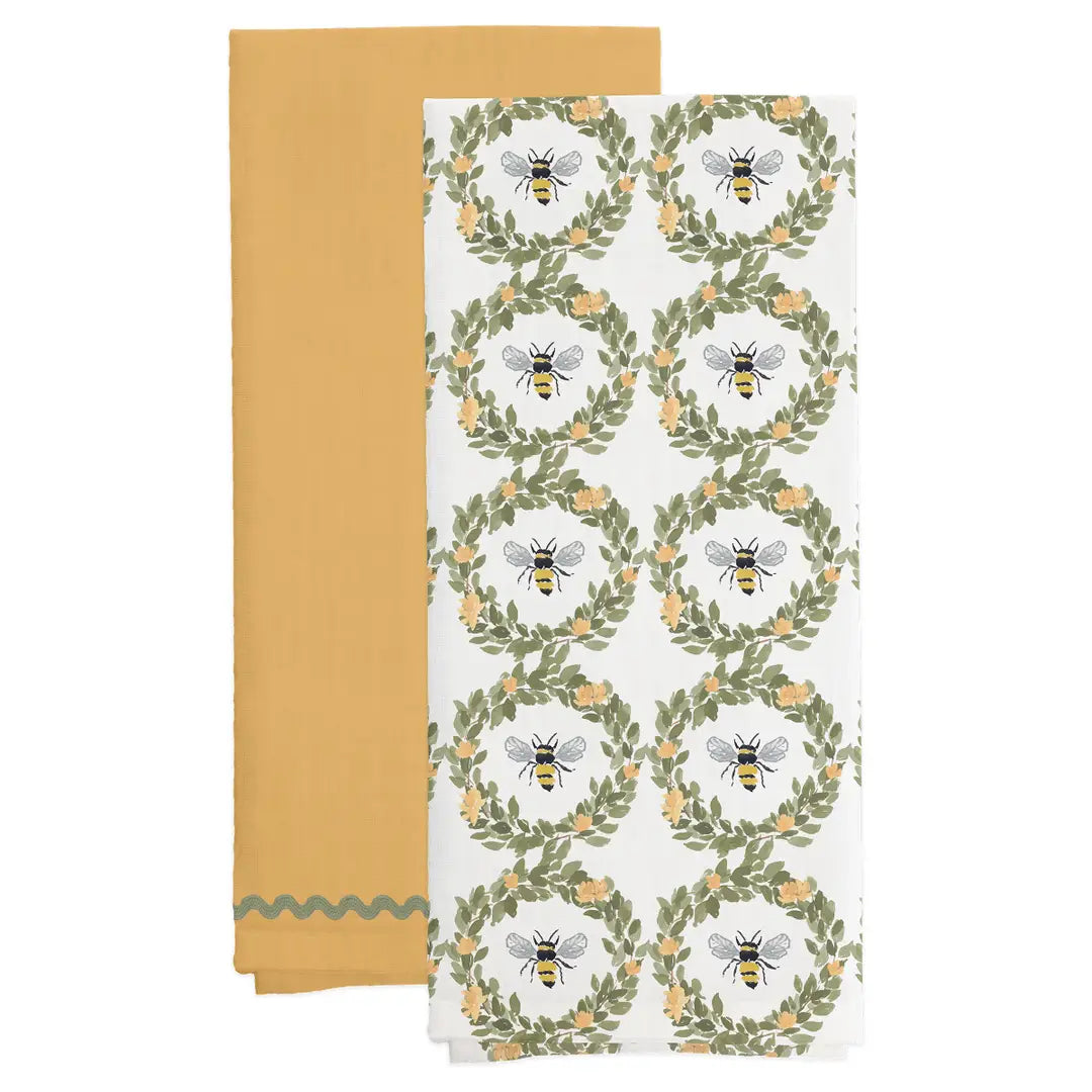 Bee wreath pattern guest napkin